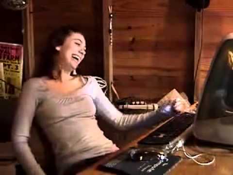 აუ რას იცინის!!