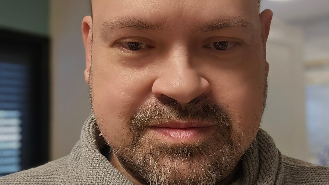 девушка пела в церковном хоре - YouTube