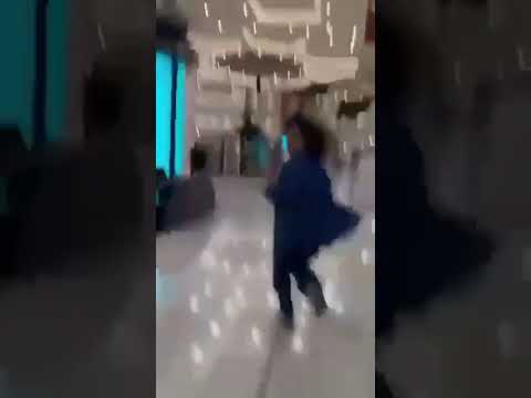 هروب من مركز تجارى فى قطر اثناء الهجمات الإيرانية