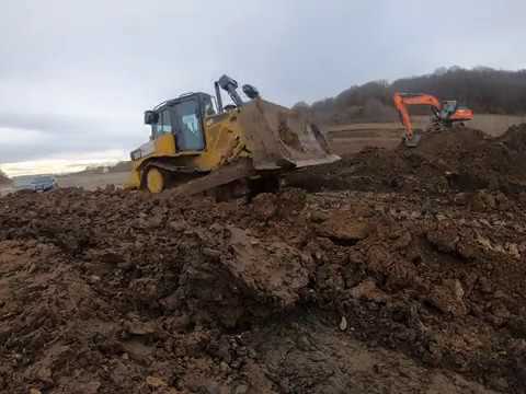 ბულდოზერის და ექსკავატორის მუშაობა /  Excavator And Bulldozer Working