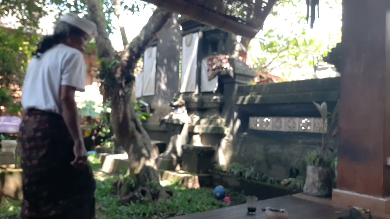 Bangun pagi saya ngopi dan rokok sarapan pagi sambil mengawasi cu cuku