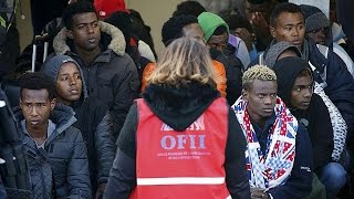 French authorities remove minors from shipping containers in Calais - world