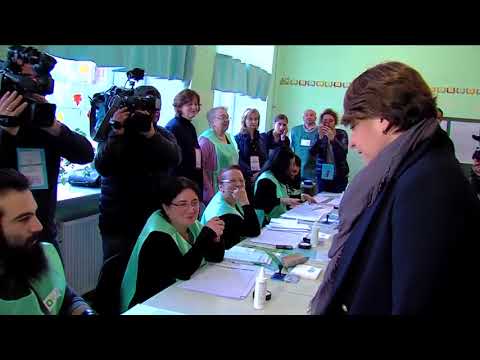 ელენე ხოშტარიამ ხმა ვაკის საარჩევნო უბანზე მისცა