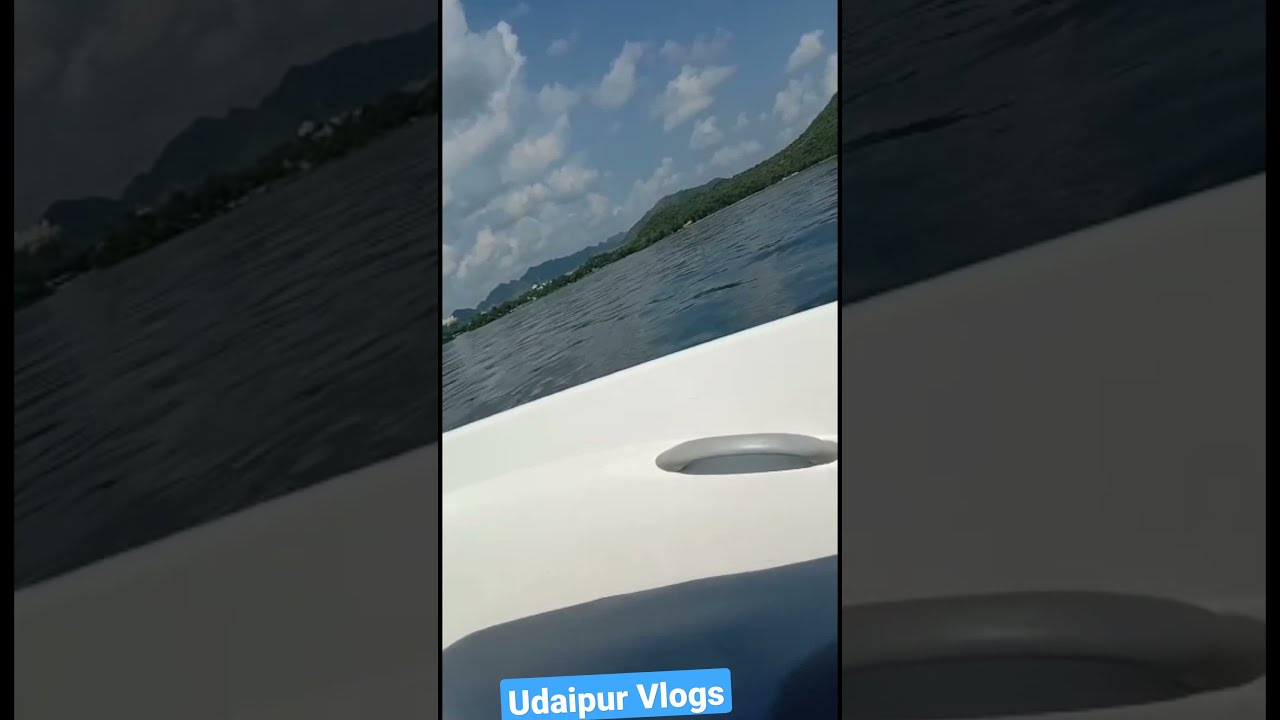 Udaipur ke lake m motorboating 