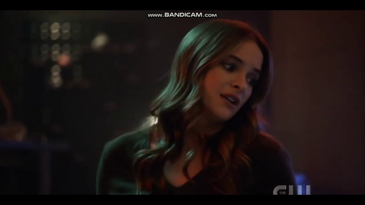 Cisco and Caitlyn Attack Barry under Gorilla Grodd"s Mind Control| The Flash[05X15]