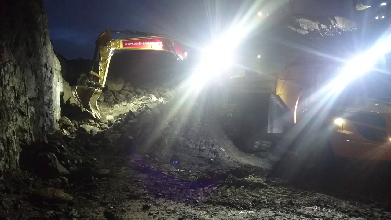 Cat 352F XE, Volvo EC 220 E, Atlas Copco T35 and Volvo A 30's preparing for new blast at Folloline!