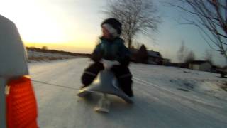 Max Åker Bmw Snowracer Bakom Sin Bmw E30 Mini Cab