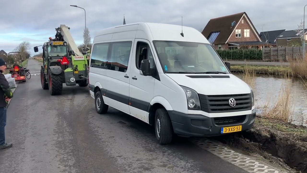 Croon en Bergh bus moddervast