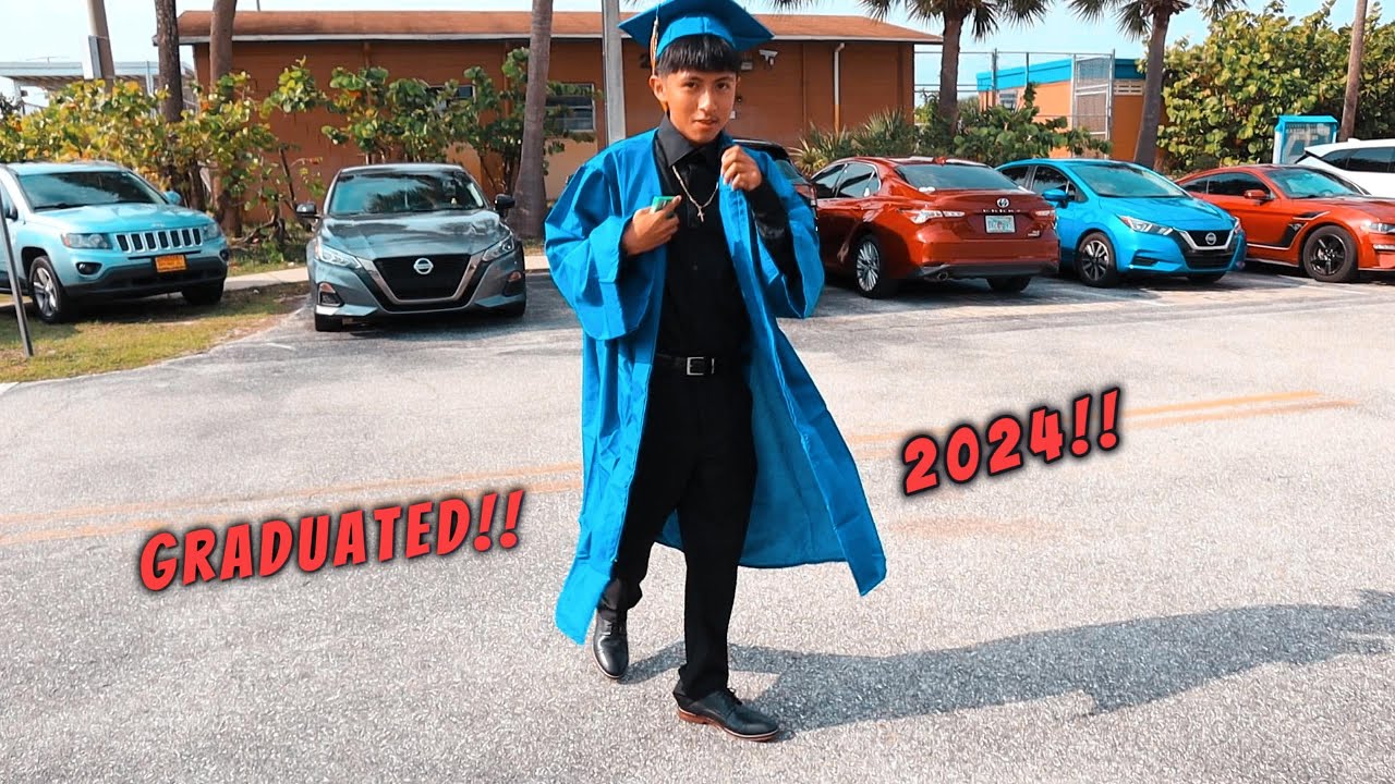 I FINALLY GRADUATED HIGHSCHOOL!! - YouTube