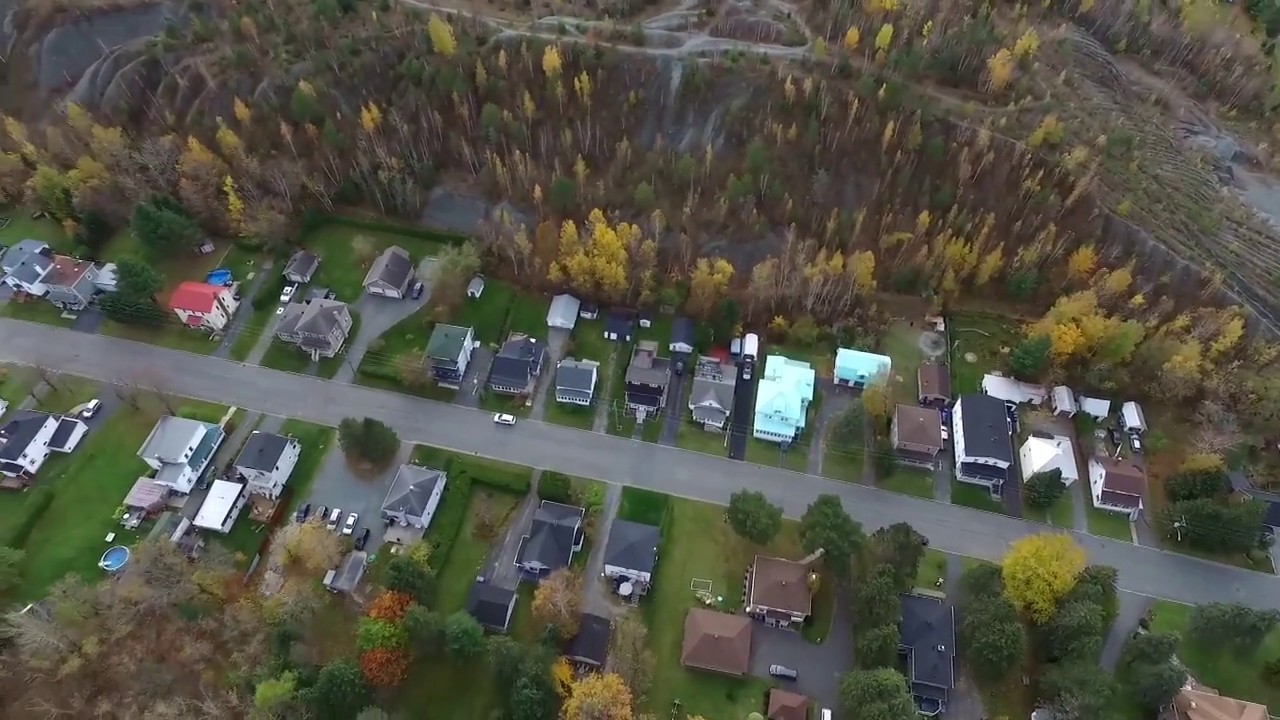 Thetford Mines (Quartier Mitchel) 102117 YouTube