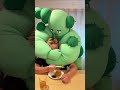 世界一過激なサボテンの愛情表現がこちらｗｗｗ 😂😂