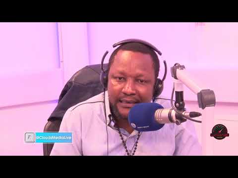 JAHAZI Dereva TAXI Afumaniwa Na Mwanafunzi Mwenye Mtoto Amuita Anyang Anywa Mwanamke