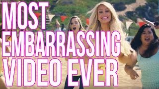 EMBARRASSING MYSELF IN A VIRAL VIDEO!! Vlogmas Day 9!