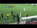 Виталий Жуковский успокаивает своих футболистов во время матча «Ислочь» – «Крумкачы»