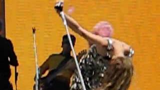 Taylor head bang.AVI