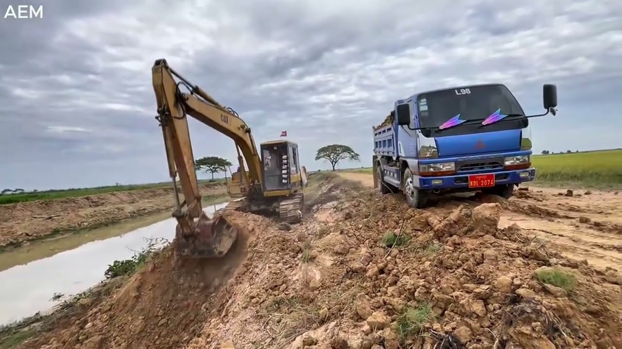 #Truck#vocalinstrument#automobile#khmerlittlecranes#funny#vocalcontrol #ช่างเอิร์ทไฟวุ่น  