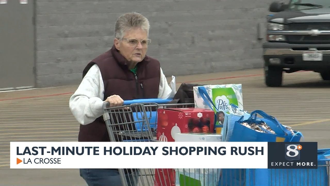 Last-minute holiday shopping rush