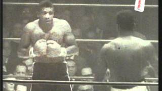 NI- Nippon Zebra P.a. Speaker Stand Black Cassius Clay vs Floyd Patterson 1965