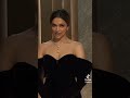 أجمل مقدمة جوائز في نظري ديبيكا بادكون Deepikapadukone Bollywood Srk اكسبلور 
