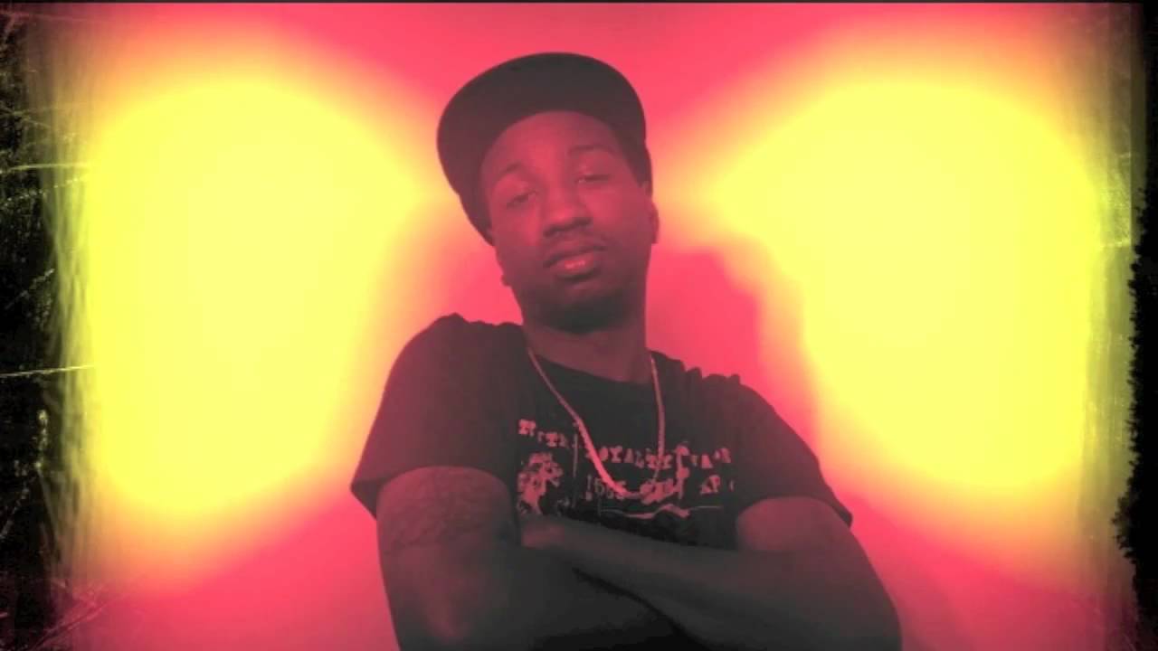 JLyricz ft DEKlare Wait One Minute