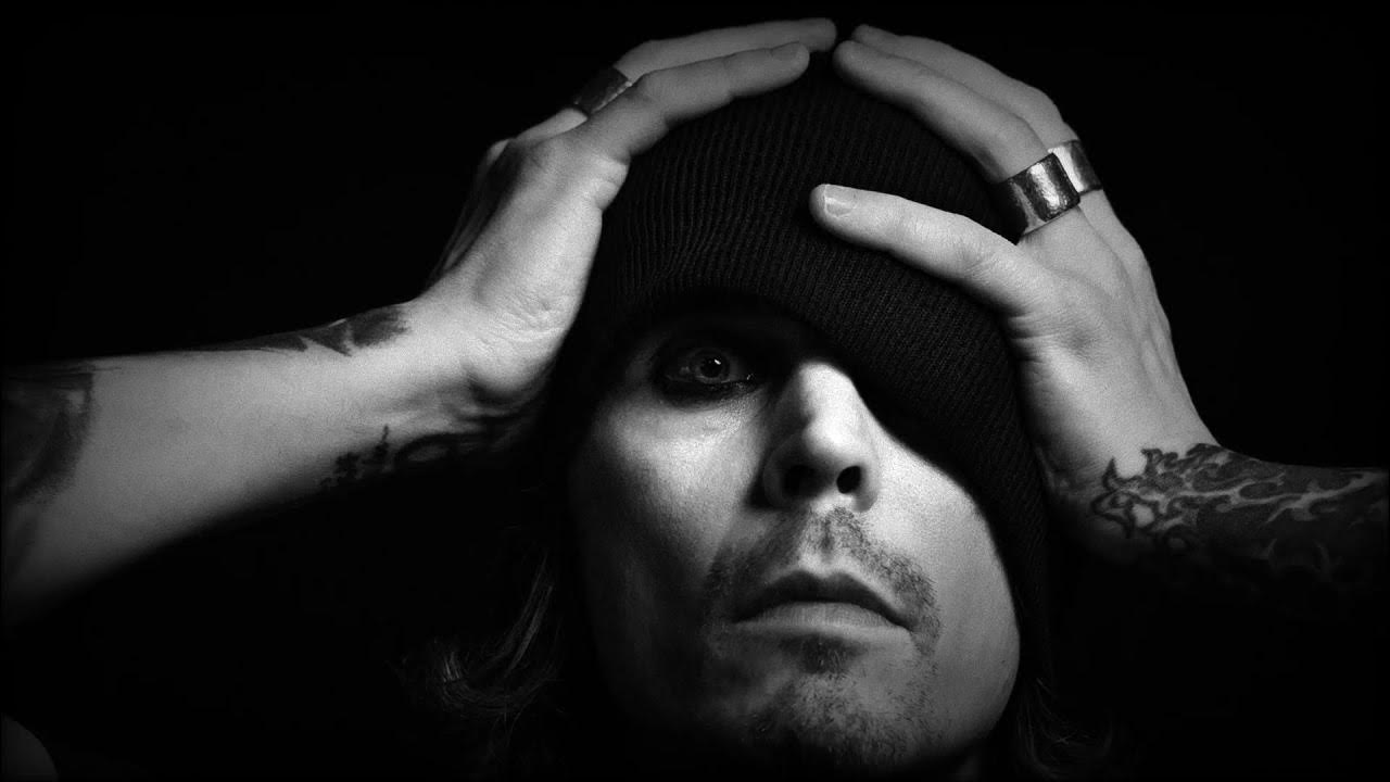 Sandra mittica ville valo. Peterville группа участники. группа amorphis. вилле вало неон нуар. Him вилле вало.