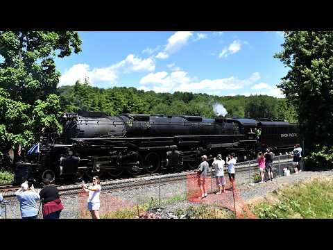 UP Big Boy #4014 meets R&N #2102 for the FIRST TIME EVER!
