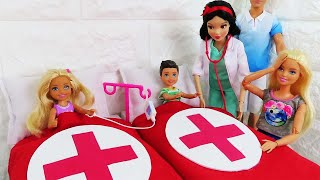 Go To The Hospital - Chelsea And Tommy Are Sick!! 첼시와 토미가 아파요! 병원놀이 의사놀이 주사놀이