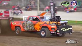 SGS gearbox super modified 4wd trucks battling it out at the morrow county 