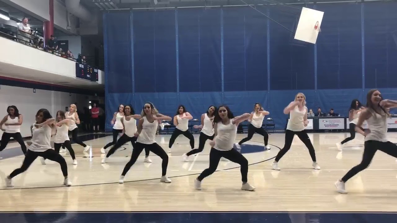 Metro State University Poms Performs to ‘Tip Toe’ Remix