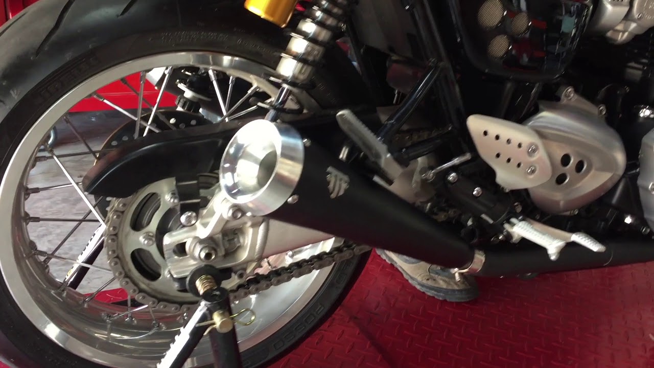 MOTO TRIO EXHAUST SLIP-ON THRUXTON R - YouTube