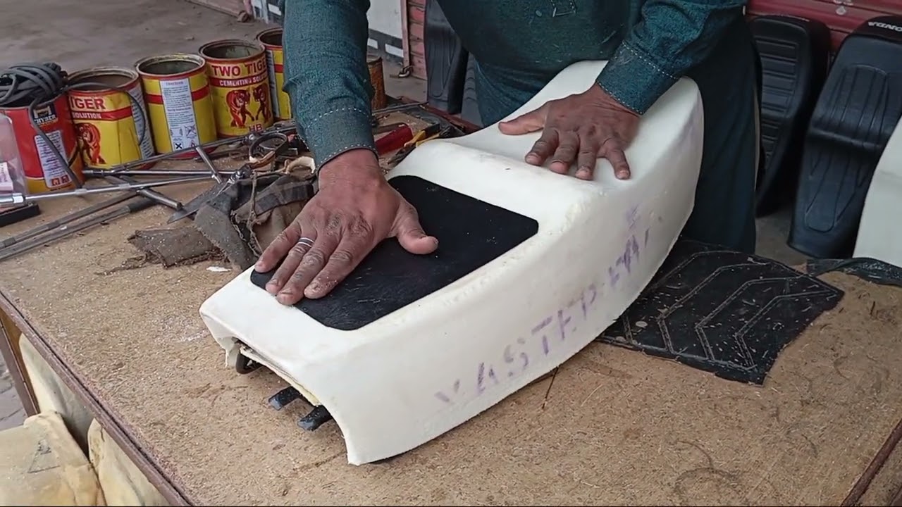 BIKE SEAT BUILT EASY WAY. | AMAZING TECHNIQUE OF BIKE SEAT MAKING | DIY STYLISH and COMFORTABLE SEAT