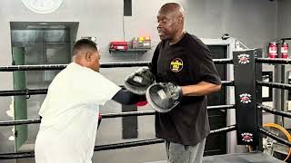 Martin Lawrence got those hands working with Kenny whack