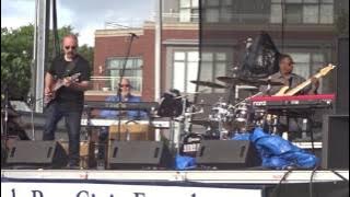 Daryl Stuermer live at Whitefish Bay's Sounds Of Summer 2016 8/20/16.