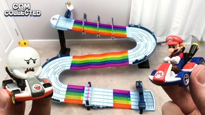 Hot Wheels Mario Kart Circuit Lite Track Set with 1:64 Scale Toy