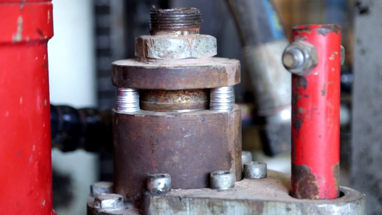 How to Adjust a Top Entry Water Swivel