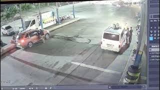 Detik-detik Bus EPA STAR rem blong menghantam travel,pengurus,dan petugas polisi pelabuhan Bakauheni