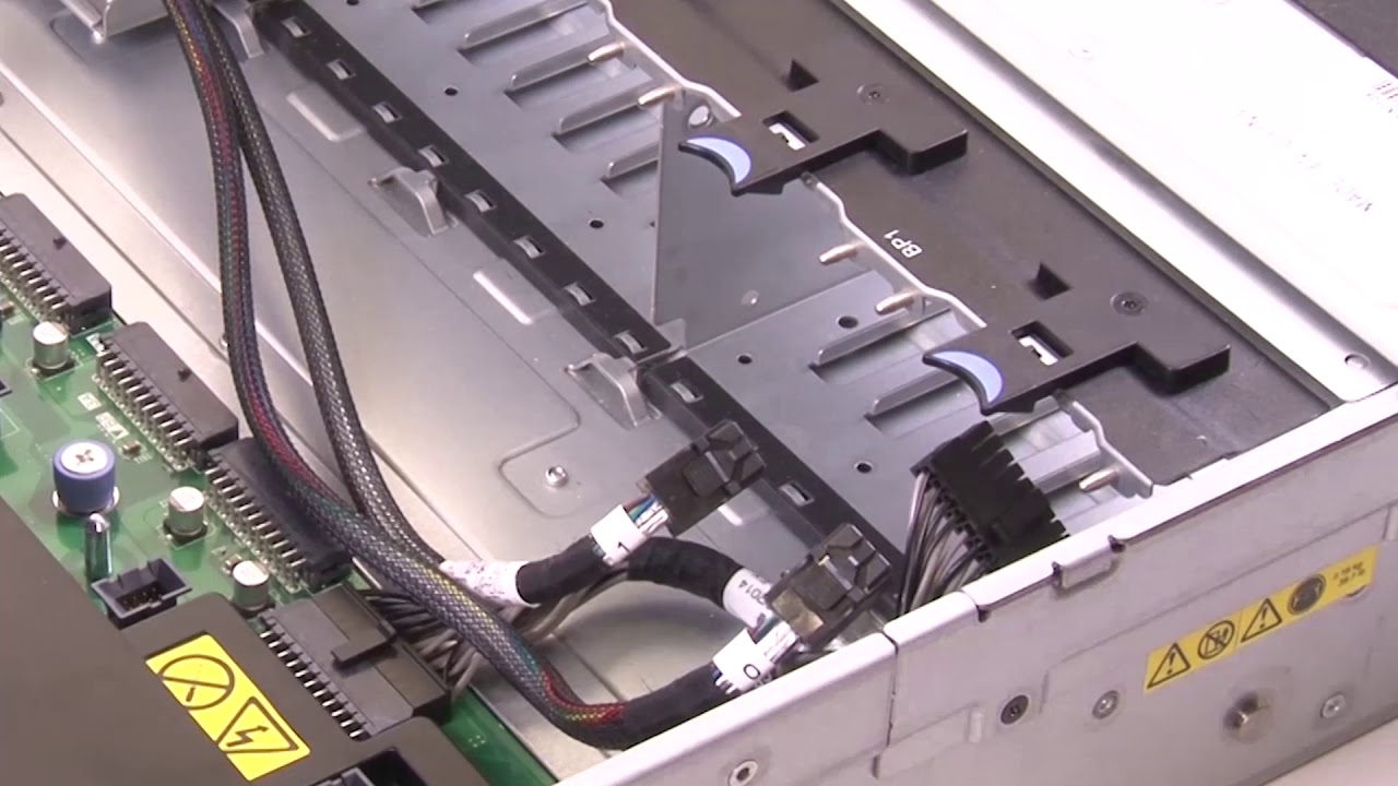 Lenovo x3650 M5 installing a 2.5-inch hot-swap drive backplane - YouTube