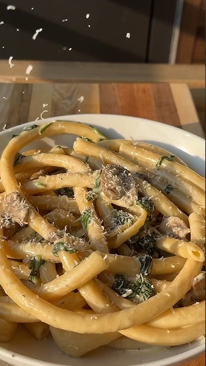 creamy-mushroom-spinach-pasta-with-the-thickest-noodles-youtube