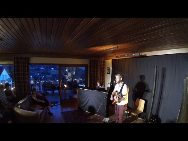 Sleduj Bischler & Herr Weber ⎮ live @ TAK na YouTube Sleduj Bischler & Herr Weber ⎮ live @ TAK na YouTube