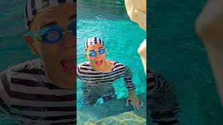 Thief can't get the gold out of the pool😱🌟🏊😭🦖