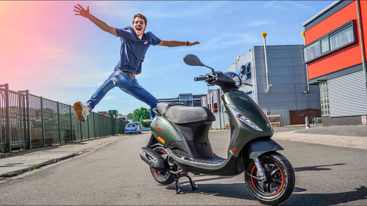DIT IS DE NIEUWSTE PIAGGIO ZIP S MATGROEN!! - YouTube