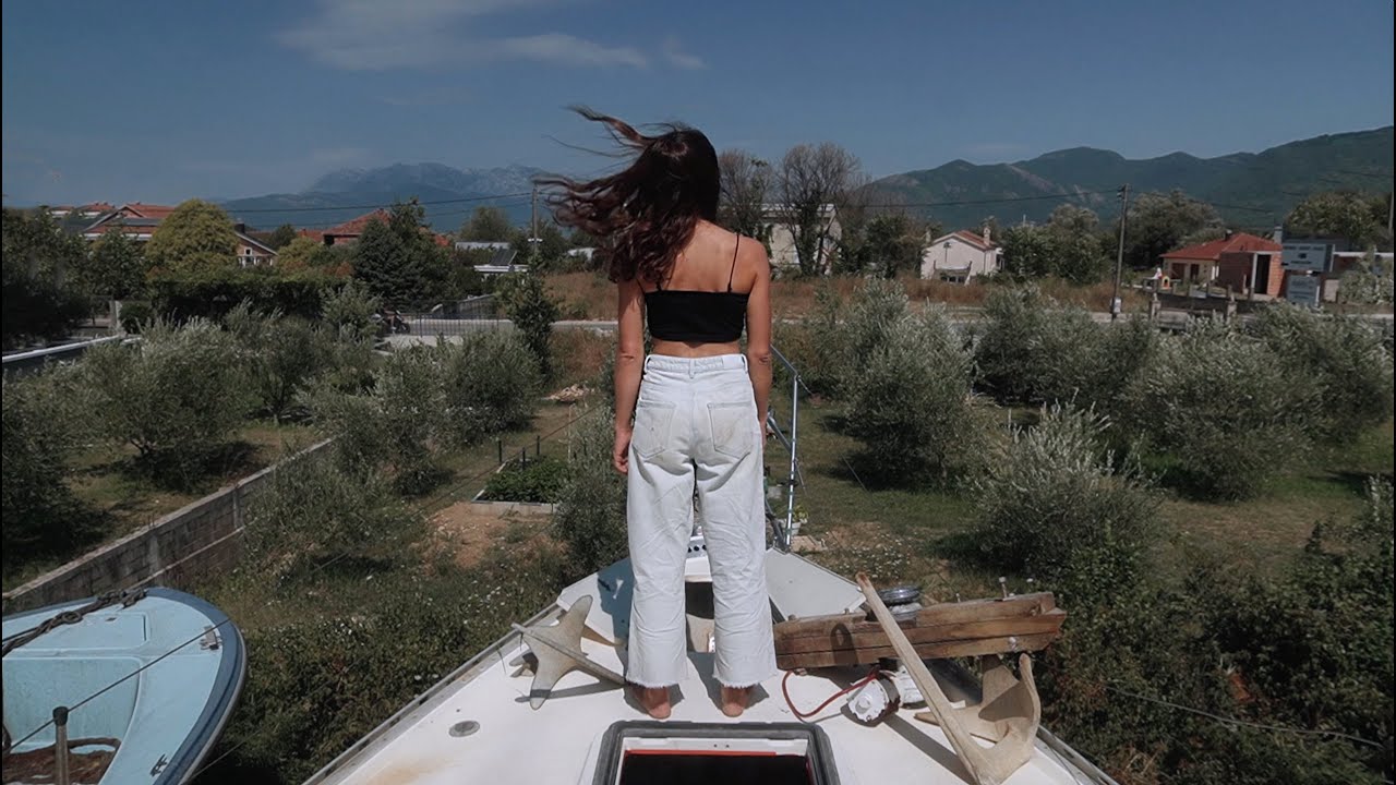 ⁣When you dream about sailing and you find an abandoned sailboat | My story