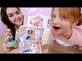 Pony Hair Salon with MOM!!  Adley plays neighborhood doing a Calico Critters best friends makeover!