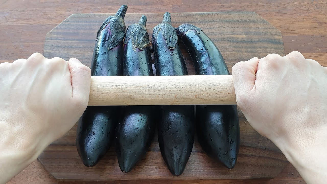 치즈 고기 소를 채운 가지구이