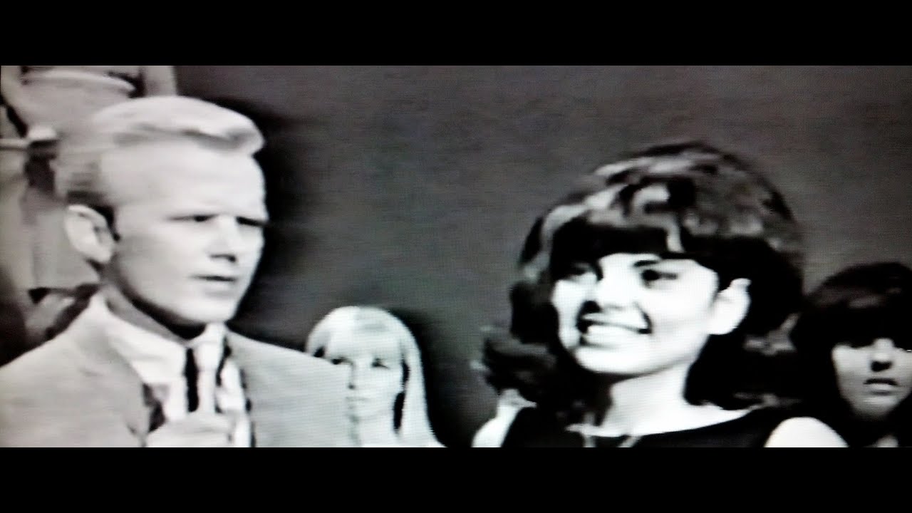 Vicky Gomez - BOYS ARE A DIME A DOZEN ('Shivaree' 7-24-65) - YouTube