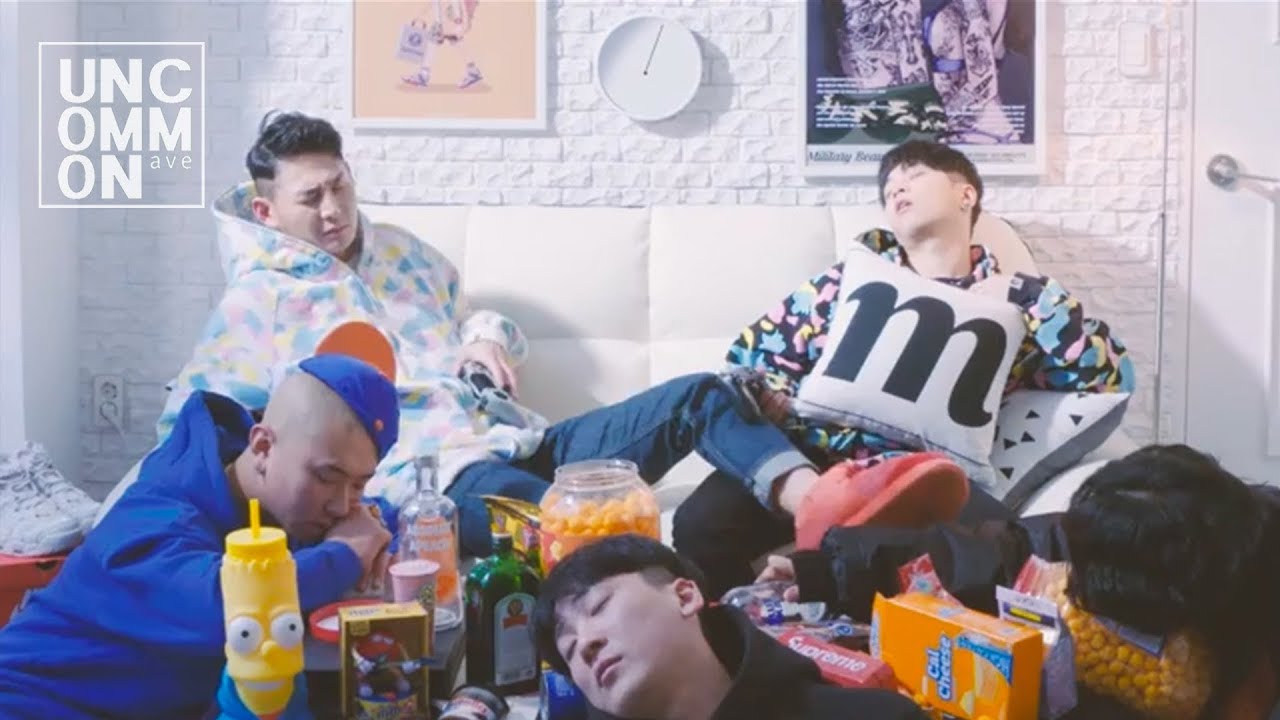 Watch 엄프(Ump), 몰리디(Molly.D) - Yup Official Video on YouTube Watch 엄프(Ump), 몰리디(Molly.D) - Yup Official Video on YouTube