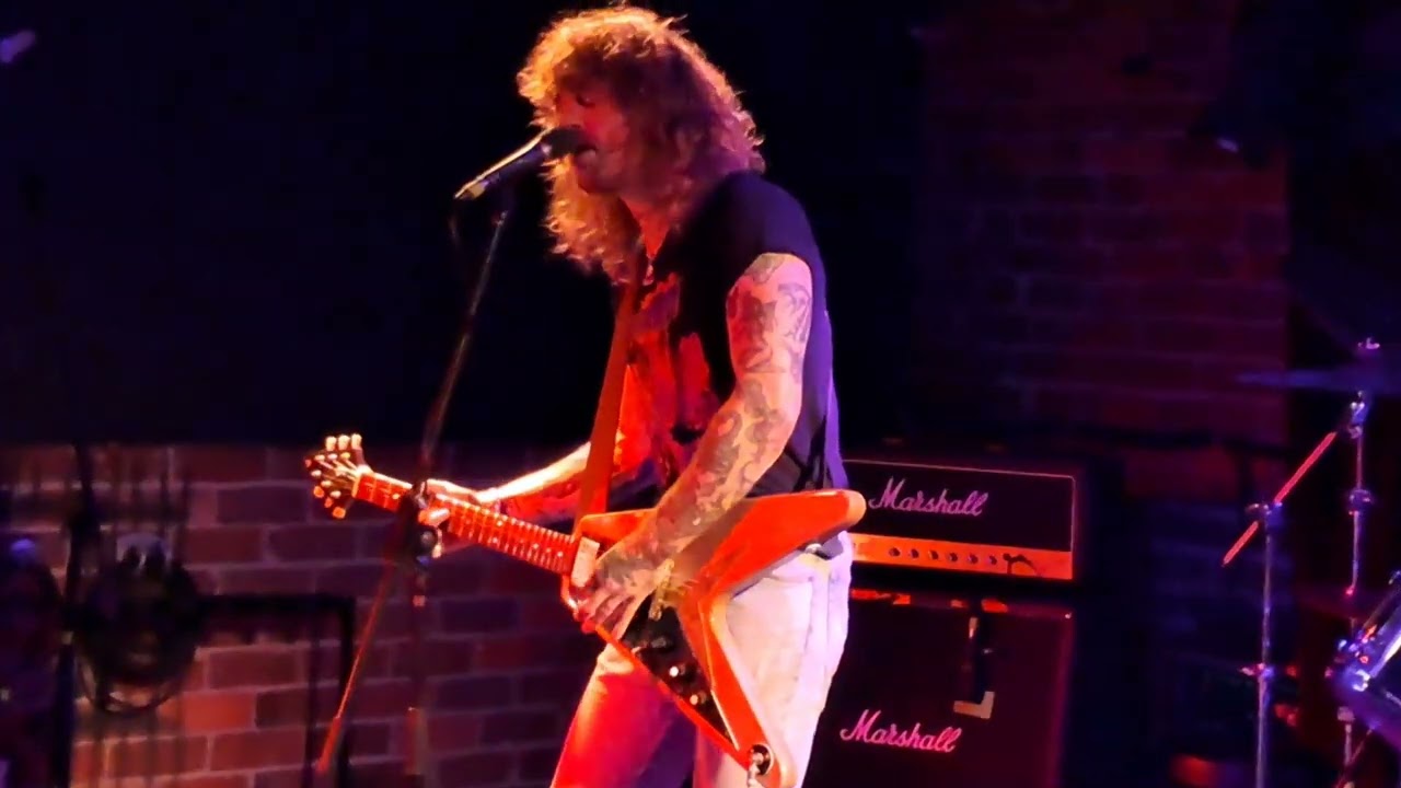 Willy J's 6V6's (2 of 2) @The Tote 19/04/25