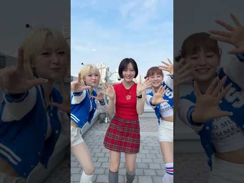 퀸즈아이 #서빈 #SEOVIN #서하 #SEOHA 님과 함께 풀어보는 여름의 방정식 🍃 (#shorts) thumbnail