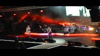 Depeche Mode - Never Let Me Down Again (Live in Paris 2009)