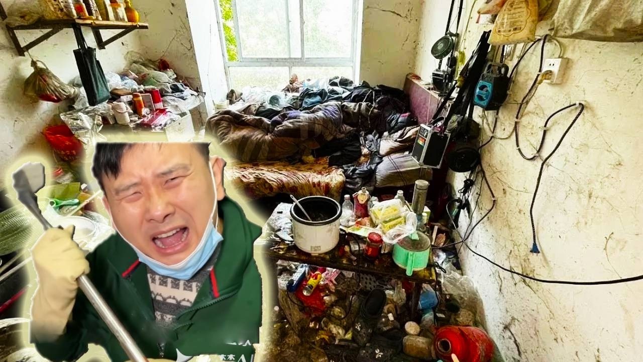 كانت الغرفة مكسورة بالكامل وكان التنظيف صعبًا للغاية.